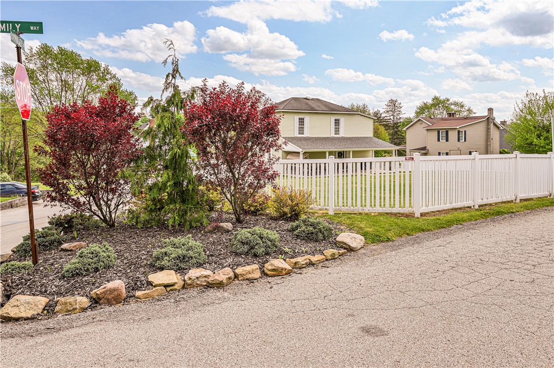 Penn Twp, Pennsylvania 15636, United States, 3 Bedrooms Bedrooms, ,1 BathroomBathrooms,Residential,Pending,160193