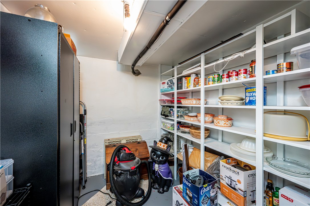 Penn Twp, Pennsylvania 15636, United States, 3 Bedrooms Bedrooms, ,1 BathroomBathrooms,Residential,Pending,160193