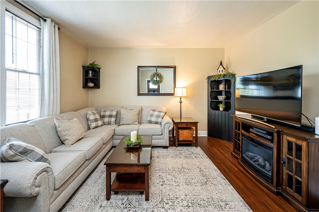 Penn Twp, Pennsylvania 15636, United States, 3 Bedrooms Bedrooms, ,1 BathroomBathrooms,Residential,Pending,160193