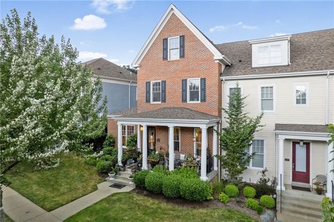 1641 Overton Ln Squirrel Hill PA 15217