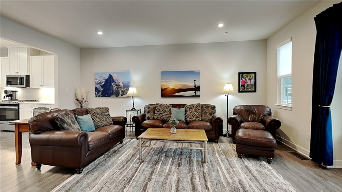 Cranberry Twp, Pennsylvania 16066, United States, 3 Bedrooms Bedrooms, ,3 BathroomsBathrooms,Residential,Active,248393