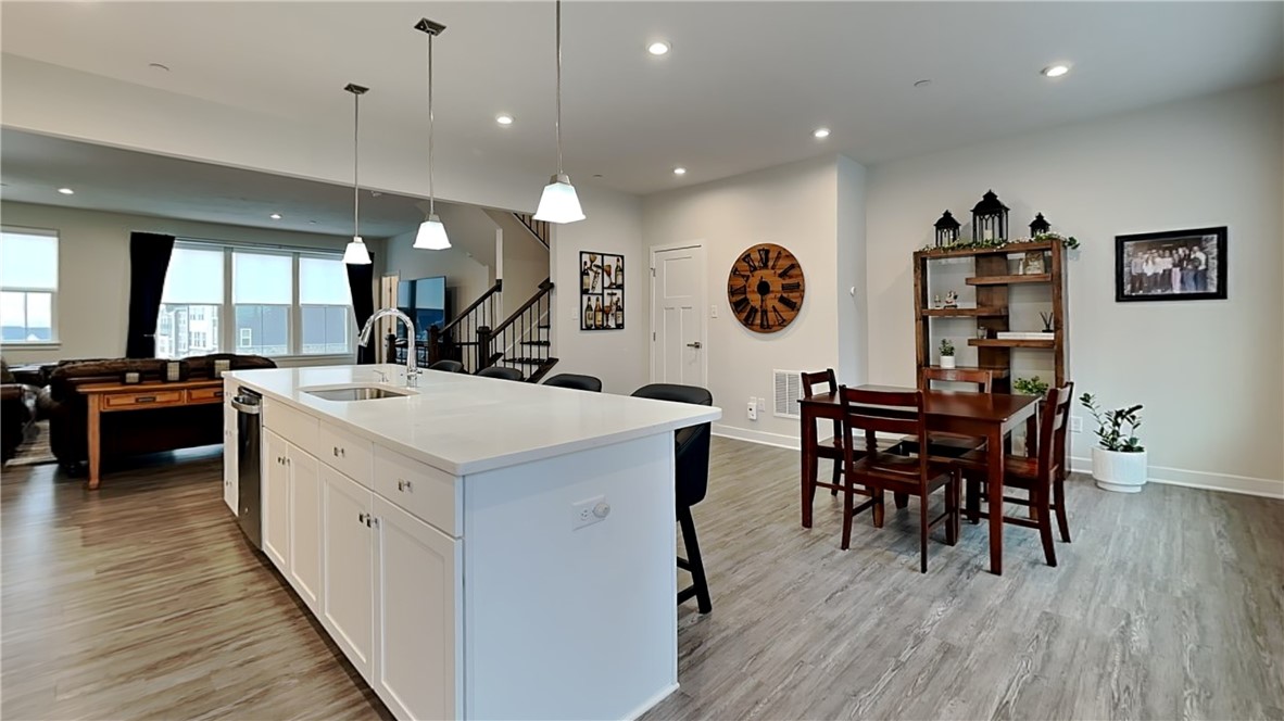 Cranberry Twp, Pennsylvania 16066, United States, 3 Bedrooms Bedrooms, ,3 BathroomsBathrooms,Residential,Active,248393