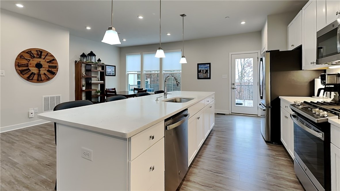 Cranberry Twp, Pennsylvania 16066, United States, 3 Bedrooms Bedrooms, ,3 BathroomsBathrooms,Residential,Active,248393