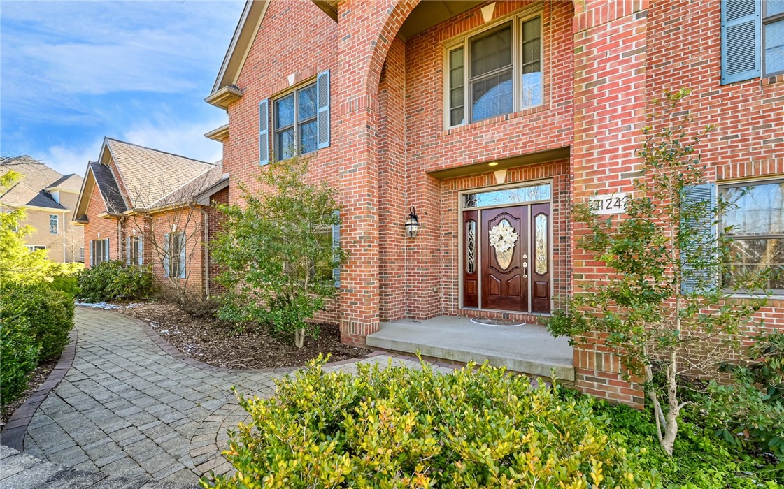 3124 Canterbury Dr