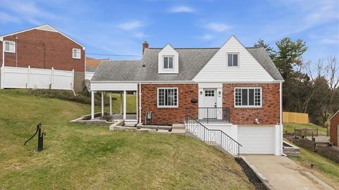 Photo of 44 Ruthfred Dr, Pittsburgh, PA 15241 (MLS # 1743243)