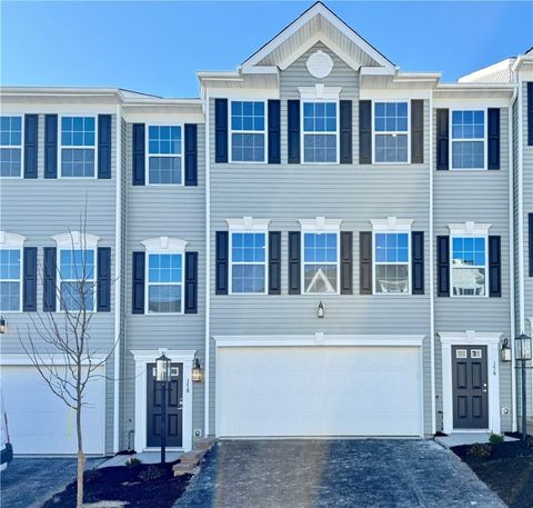 176 Lockheed Dr Moon/Crescent Twp PA 15108