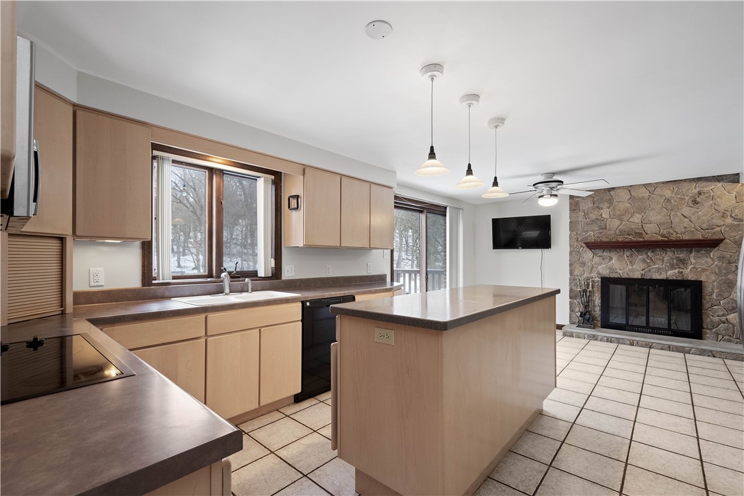 Peters Twp, Pennsylvania 15317, United States, 4 Bedrooms Bedrooms, ,3 BathroomsBathrooms,Residential,Active,81581