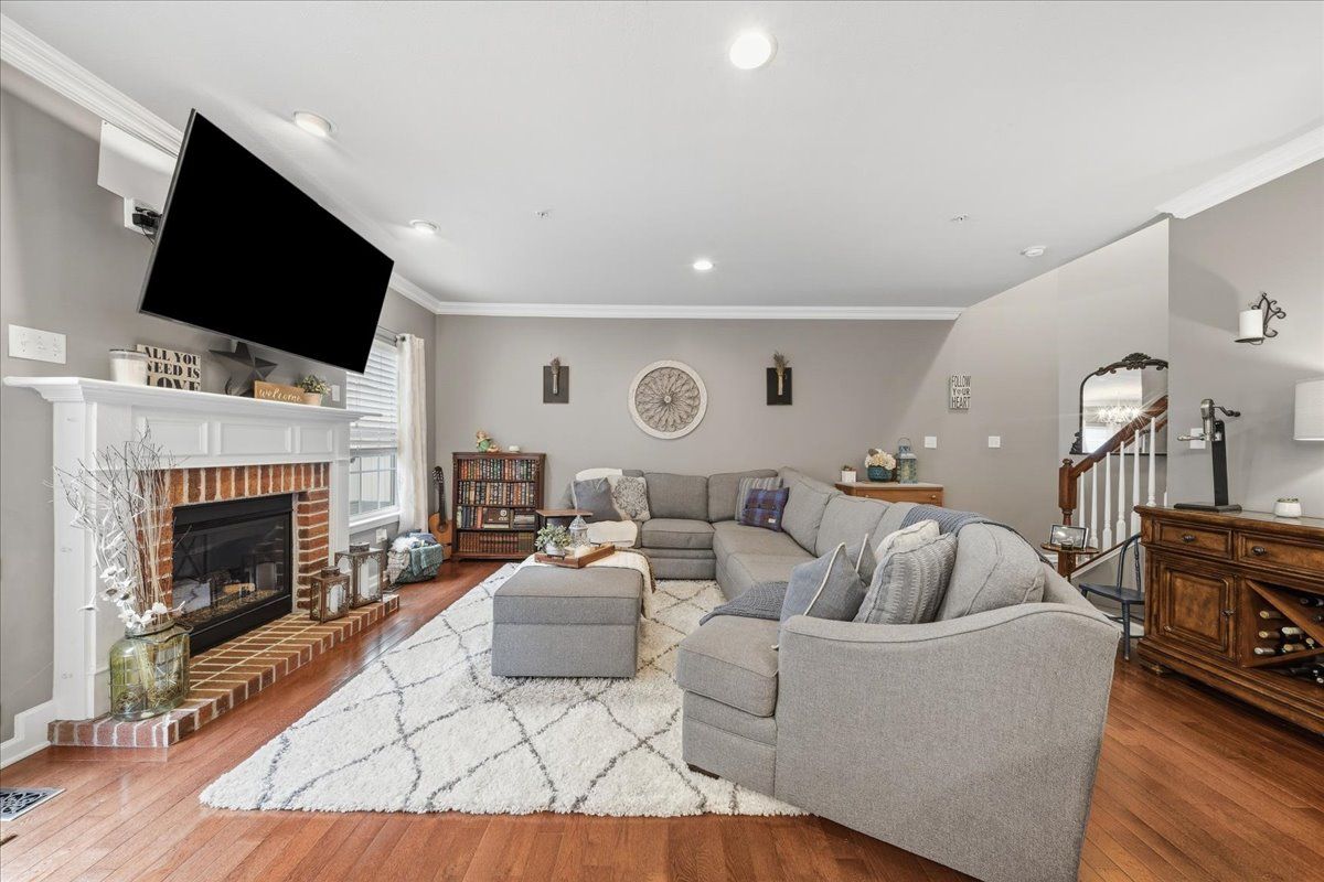 96 Kensington Drive