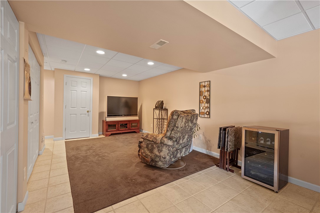 Nottingham, Pennsylvania 15330, United States, 4 Bedrooms Bedrooms, ,3 BathroomsBathrooms,Residential,Active,160848