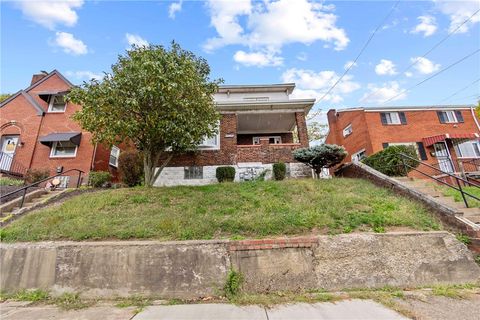 Photo of 609 Large Ave, Clairton, PA 15025 (MLS # 1727381)