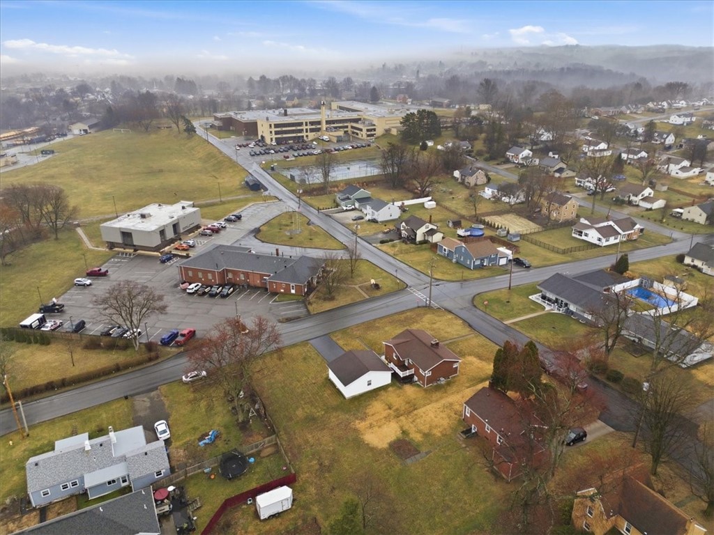 2039 Circle Drive+3 Car Garage