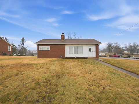 2039 Circle Drive+3 Car Garage Hopewell Twp PA 15001