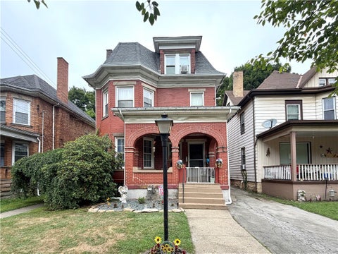 Photo of 311 Boyles Ave, New Castle, PA 16101 (MLS # 1764404)
