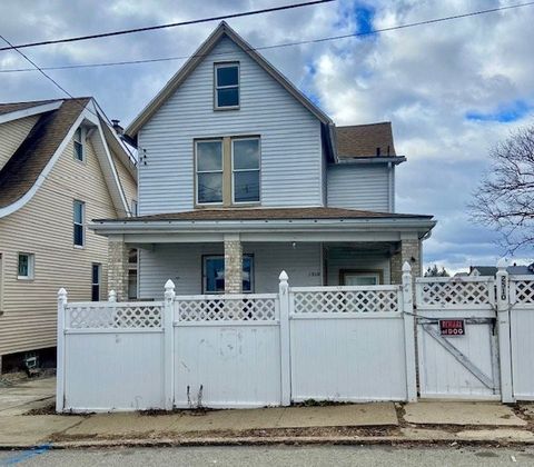 Photo of 2510 Cleveland St, Mckeesport, PA 15132 (MLS # 1737246)