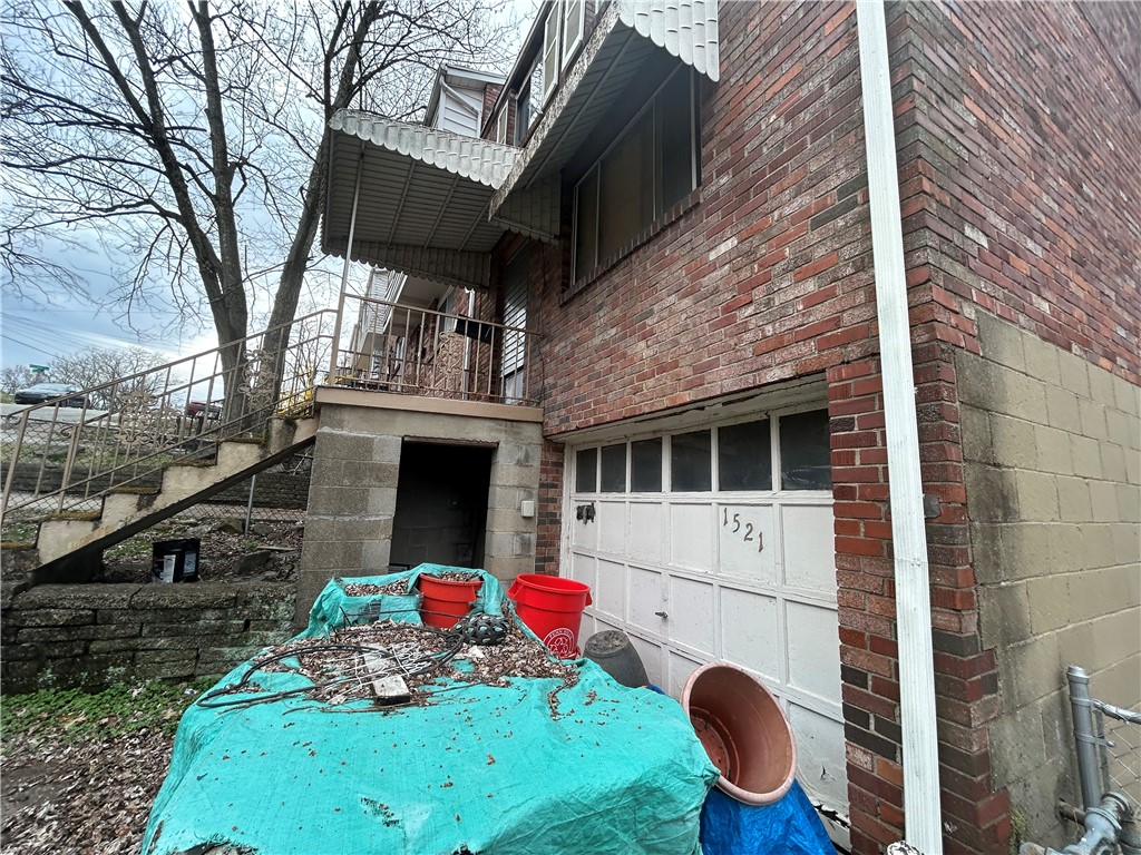 1521 Weinman St