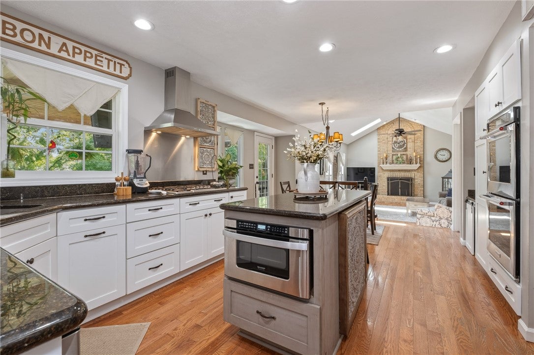 1611 Country Club Dr