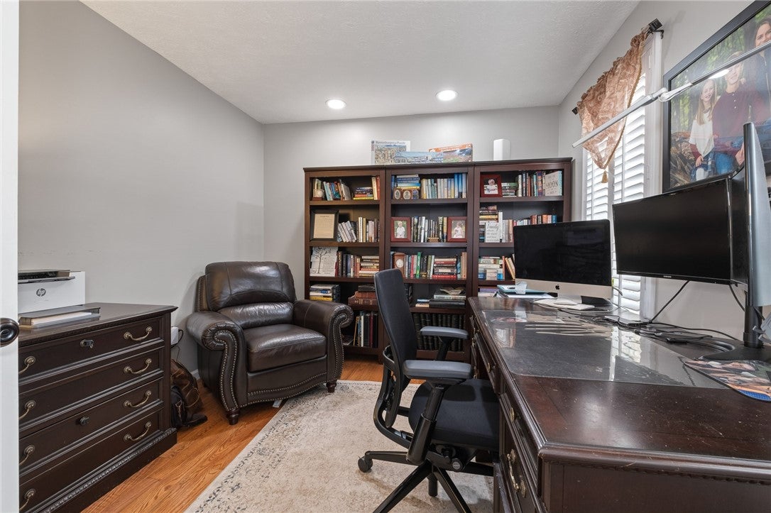 1611 Country Club Dr