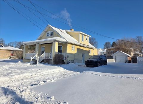 Photo of 204 Fayette Ave, Oakdale, PA 15071 (MLS # 1738855)