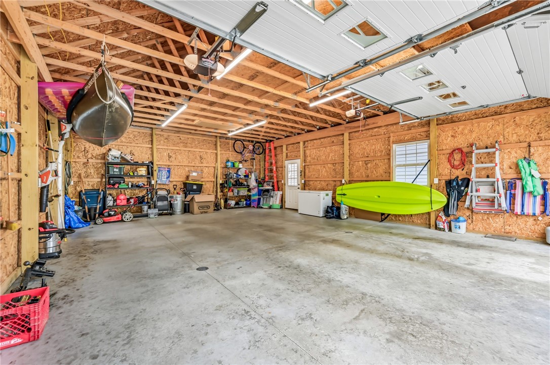 Conneaut Lake, Pennsylvania 16316, United States, 3 Bedrooms Bedrooms, ,3 BathroomsBathrooms,Residential,Contingent,216121