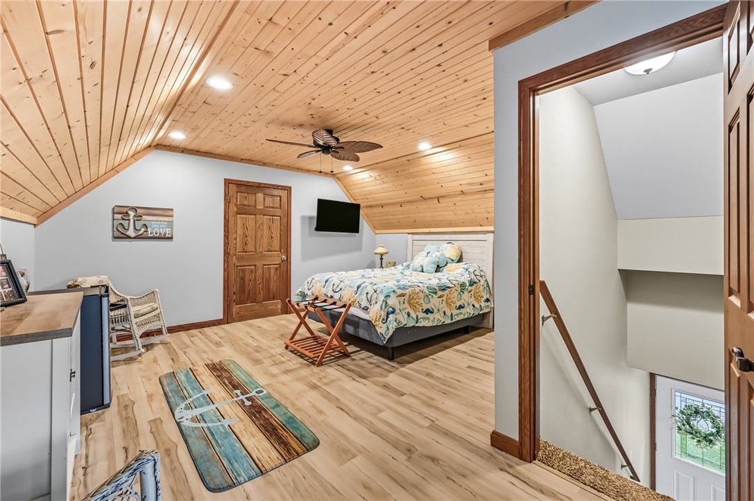 Conneaut Lake, Pennsylvania 16316, United States, 3 Bedrooms Bedrooms, ,3 BathroomsBathrooms,Residential,Contingent,216121