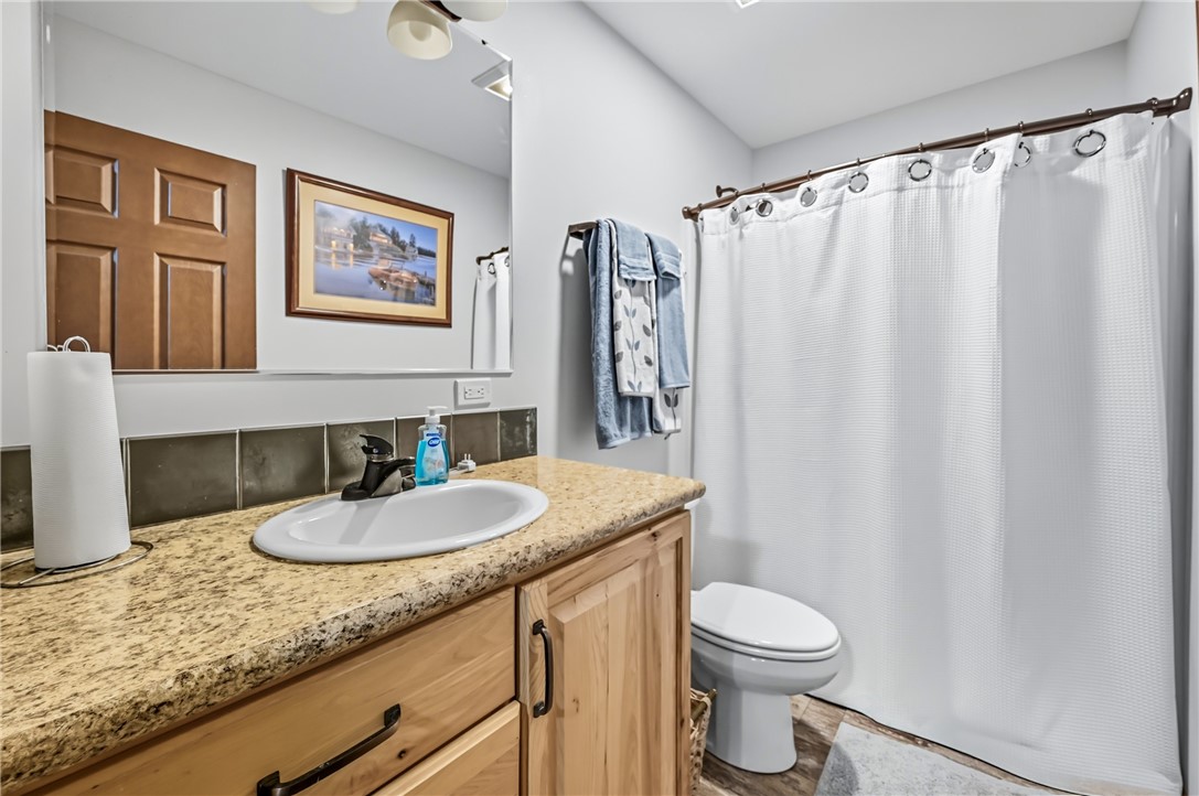 Conneaut Lake, Pennsylvania 16316, United States, 3 Bedrooms Bedrooms, ,3 BathroomsBathrooms,Residential,Contingent,216121