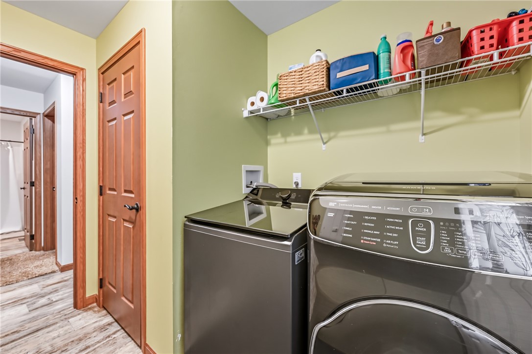 Conneaut Lake, Pennsylvania 16316, United States, 3 Bedrooms Bedrooms, ,3 BathroomsBathrooms,Residential,Contingent,216121