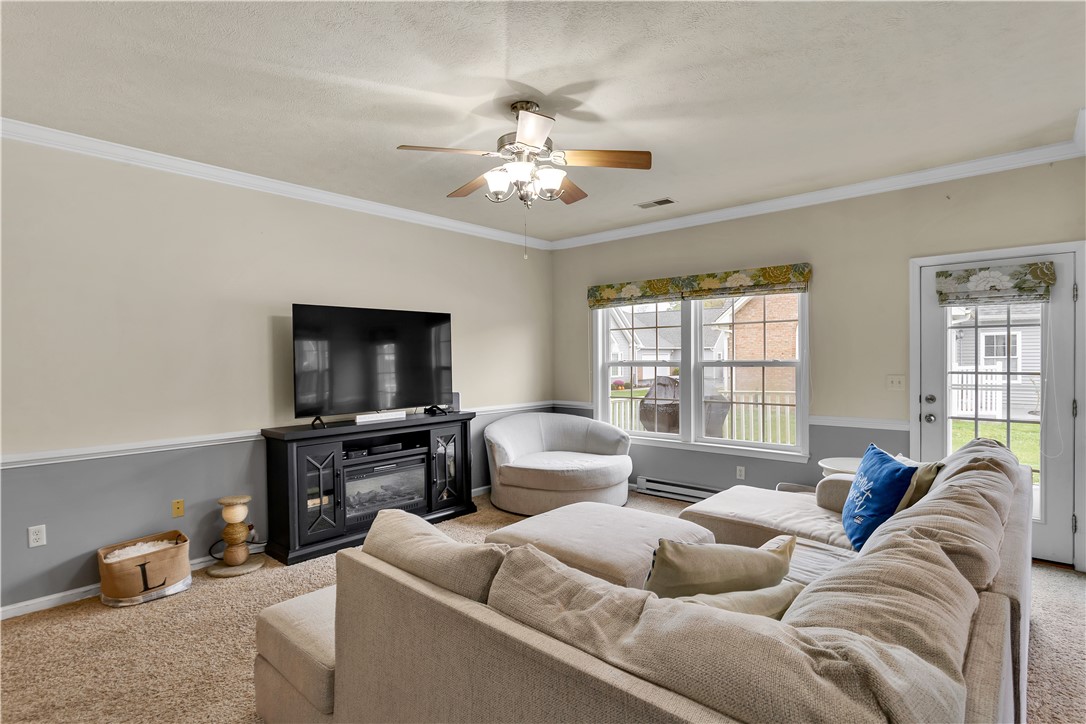 449 Country Club Dr 8