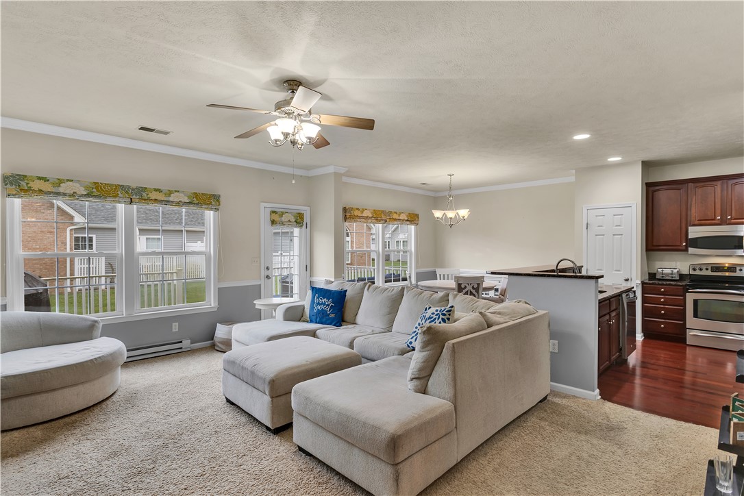 449 Country Club Dr 8
