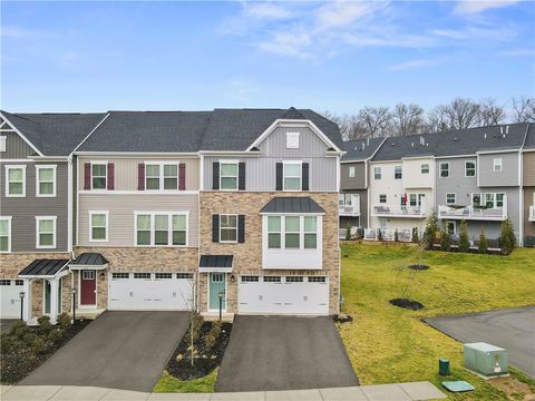 Photo of 123 Curtis Ct, Pittsburgh, PA 15237 (MLS # 1726918)