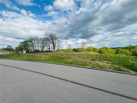 Photo of 55 Ridgewood Dr, Mc Donald, PA 15057 (MLS # 1752072)