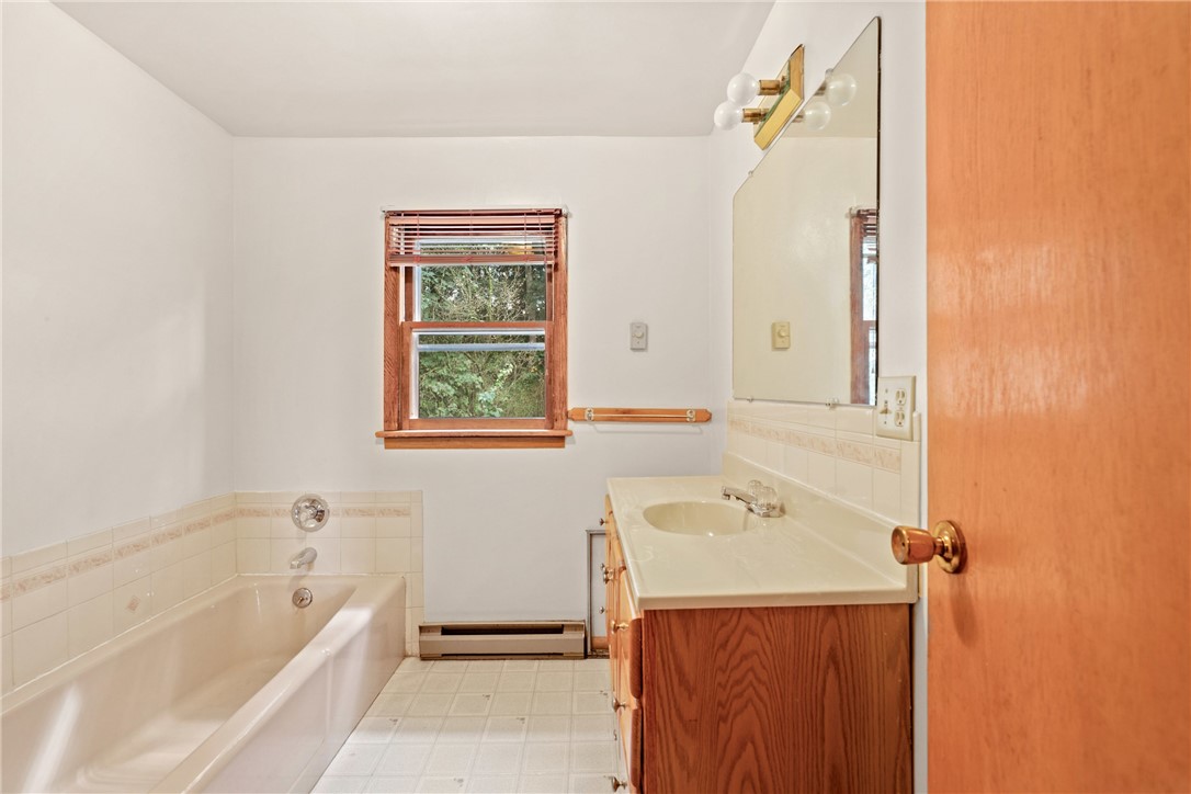 Somerset Twp, Pennsylvania 15501, United States, 4 Bedrooms Bedrooms, ,2 BathroomsBathrooms,Residential,Contingent,191180