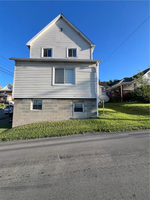 Multifamily For Sale - 316 9th St St<br/> Lawrence County, Ellwood City, PA 16117