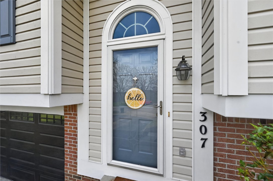 307 Lawrence Pl