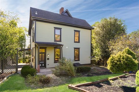 Photo of 223 7th St, Aspinwall, PA 15215 (MLS # 1725258)
