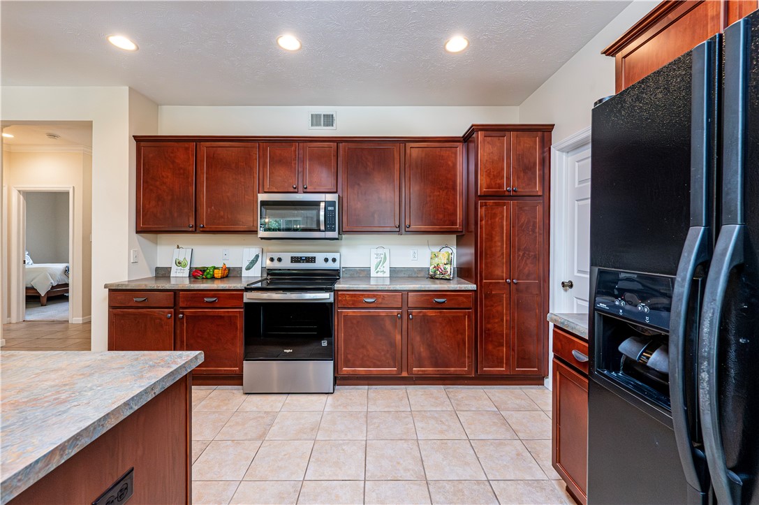 Unity Twp, Pennsylvania 15650, United States, 2 Bedrooms Bedrooms, ,2 BathroomsBathrooms,Residential,Active,195298