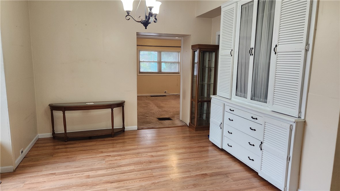 City Of Washington, Pennsylvania 15301, United States, 4 Bedrooms Bedrooms, ,2 BathroomsBathrooms,Residential,Pending,47610