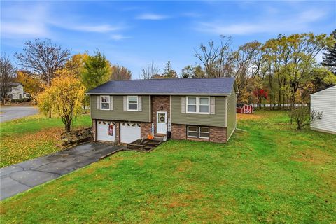 Photo of 11 Clubhouse Dr, West Middlesex, PA 16159 (MLS # 1731466)