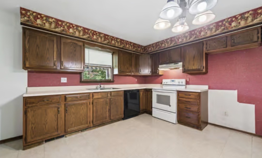 567 Leasure Lane