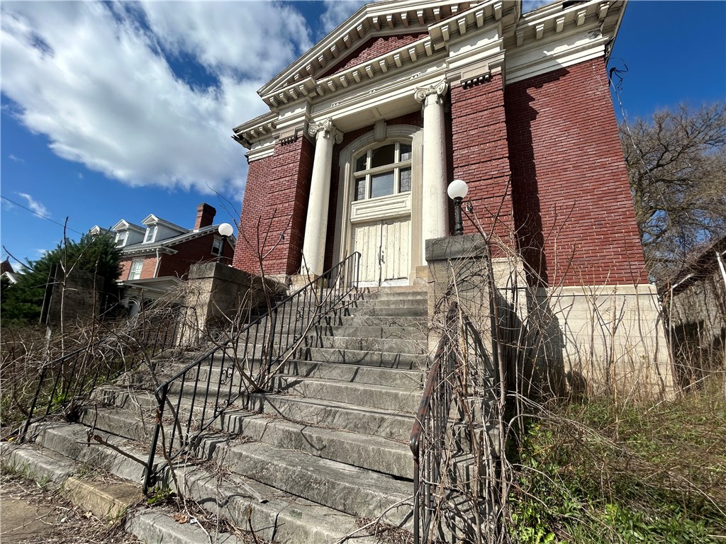 113 E Fayette St