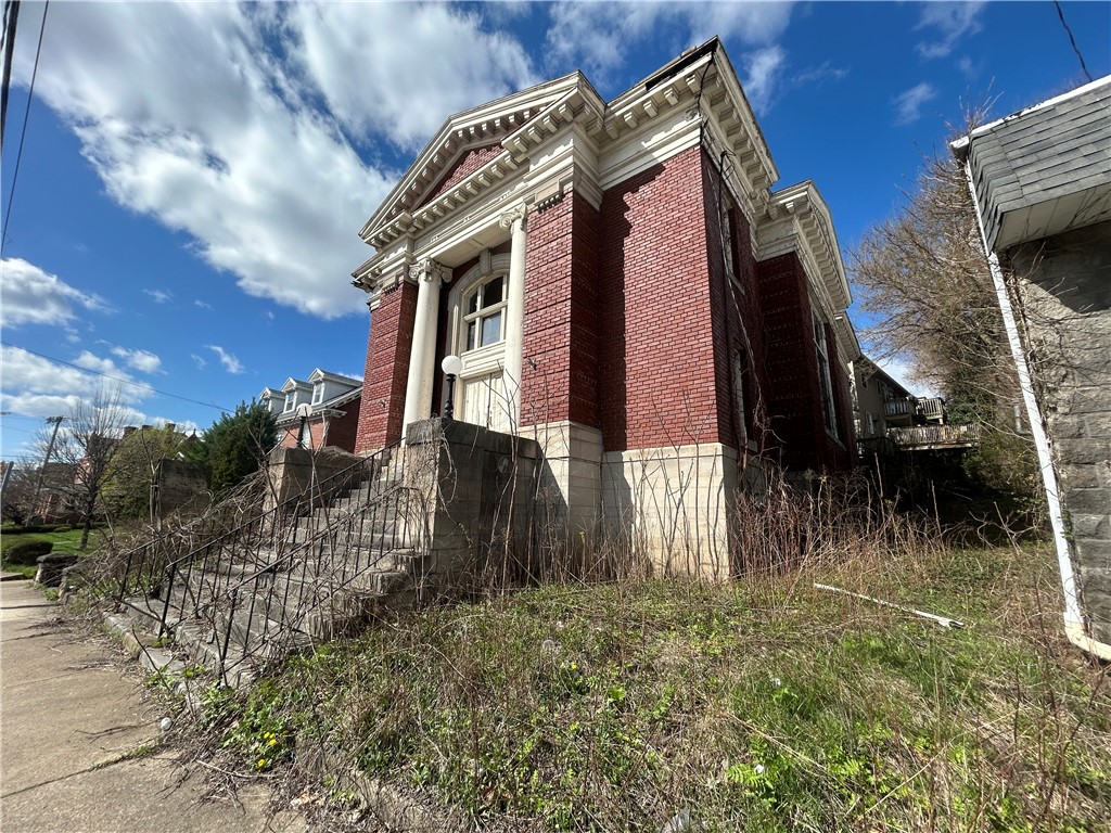 113 E Fayette St