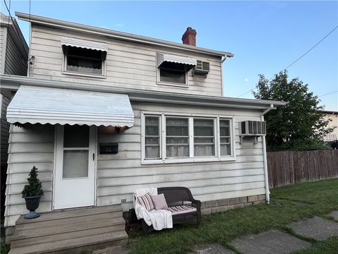 Photo of 22 N Grant St, Scottdale, PA 15683 (MLS # 1725134)