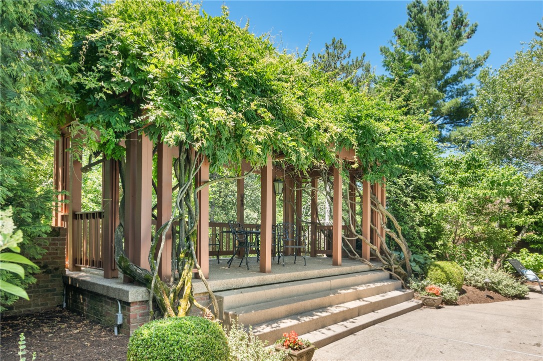 1609 Blackburn Heights Drive