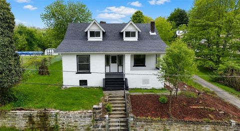 Photo of 2123 Grandview Ave, Monroeville, PA 15146 (MLS # 1751987)