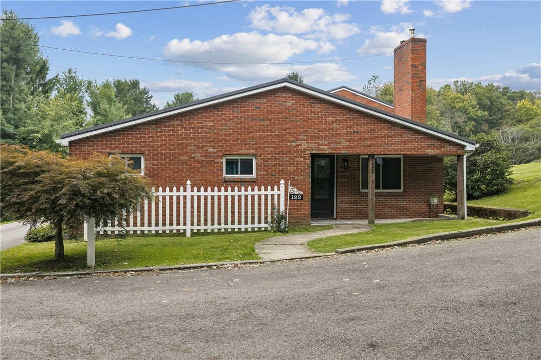 122 Young Ln