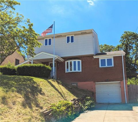 Photo of 3316 Valewood Dr, Homestead, PA 15120 (MLS # 1725560)