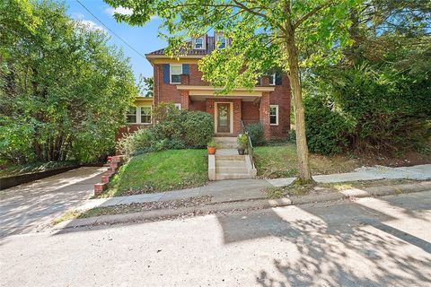 Photo of 267 Colonial Dr, Pittsburgh, PA 15216 (MLS # 1723840)