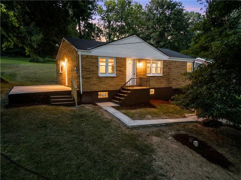 Photo of 5851 Kings School Rd, Bethel Park, PA 15102 (MLS # 1729508)