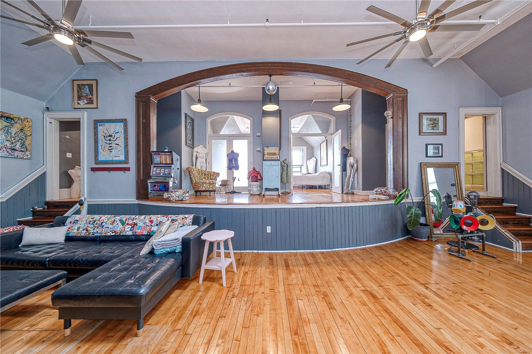 171 S 15th St 303