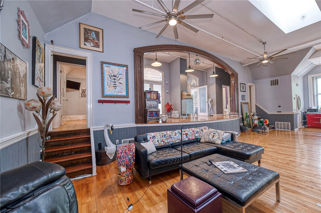 171 S 15th St 303