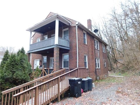 Photo of 119 Waugaman St, Aliquippa, PA 15001 (MLS # 1738221)